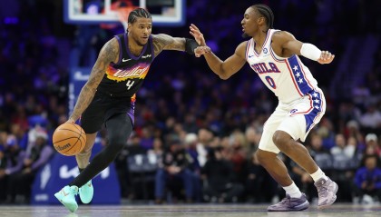 正负值+10！杰伦·格林复出替补20分钟11中4拿到12分3助 三分4中2