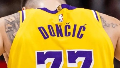 足彩-湖人又翻车东契奇虎头蛇尾，詹姆斯空有数据，众替补不如一次轮秀