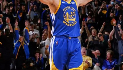 足球彩票-NBA球衣销量公布！库里断崖第一，黑马第三，詹姆斯大幅下滑|斯蒂芬·库里|杰伦·布伦森|文班亚马|卢卡-东契奇|达拉斯独行侠队_新浪体育_新浪新闻